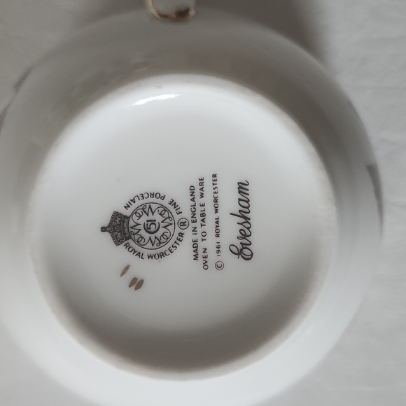 Royal Worcester "Evesham Gold" Cup and Saucer Set of 6 1961 Vintage - Picture 6 of 8